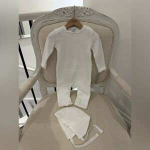 🦢 6~9 Mth Baby White Ribbed Waffle Knit One Piece With Bonnet NWT